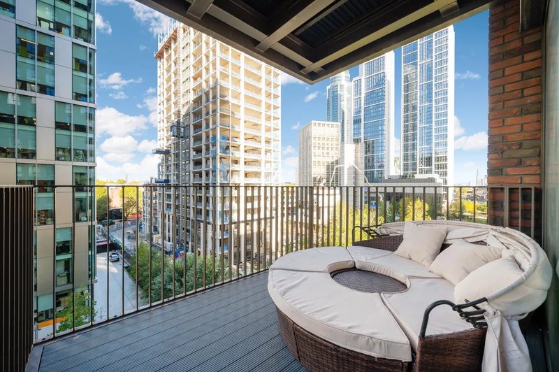 Balcony with seating